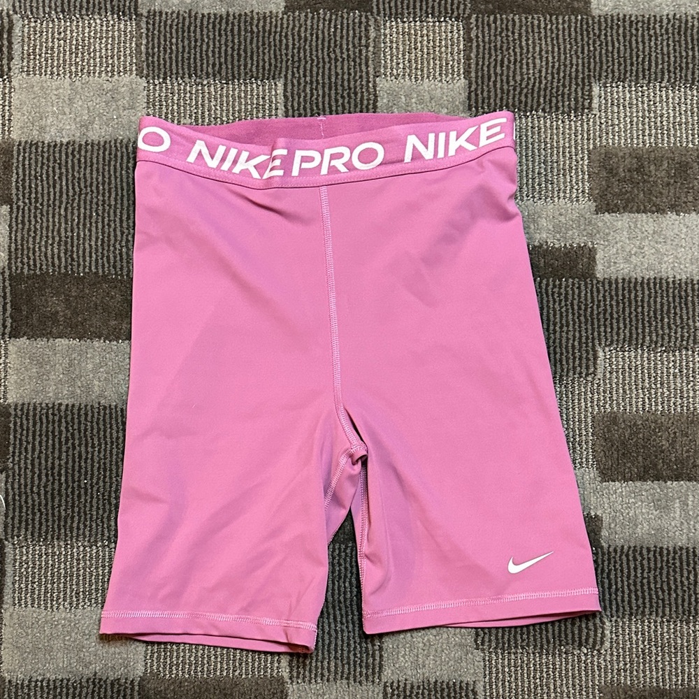 Nike Pro Active Shorts in Pink size S